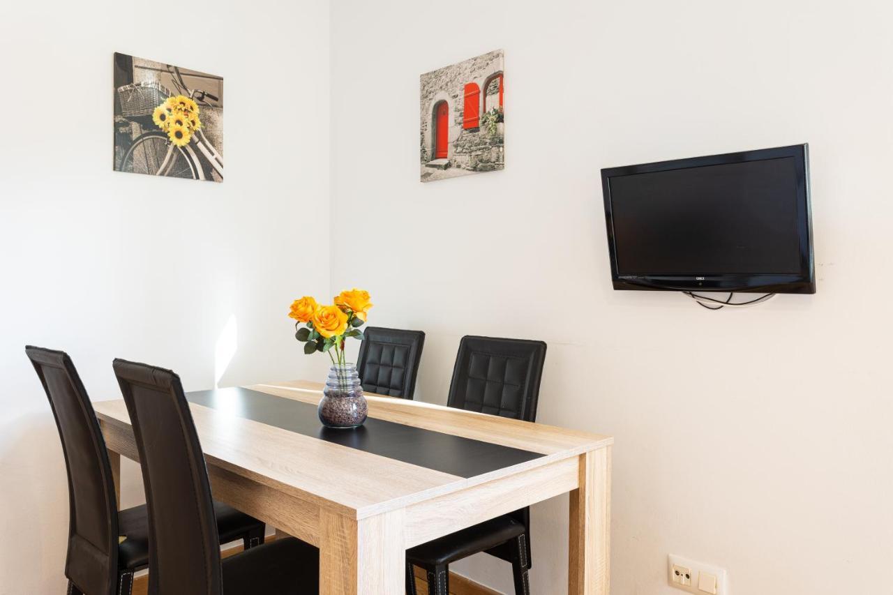 Holidays2Malaga Cruz Verde City Center With Aircon & Wifi Luaran gambar