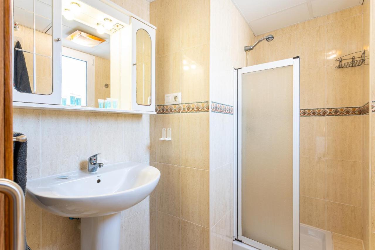 Holidays2Malaga Cruz Verde City Center With Aircon & Wifi Luaran gambar